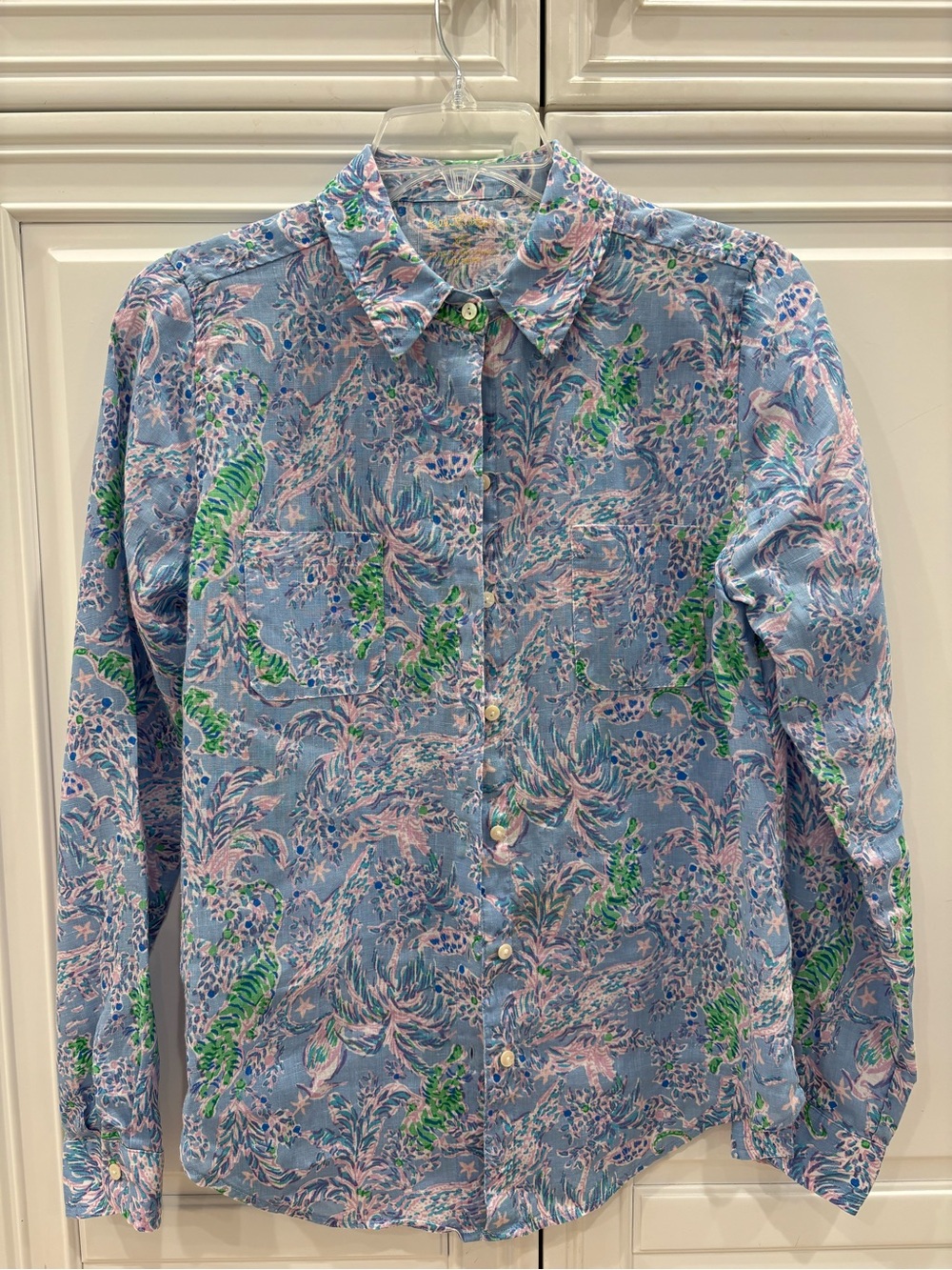 Lilly Pulitzer Sea View, Blue Floral Shirt with Pink & Green Accents Size XS - Picture 3 of 10